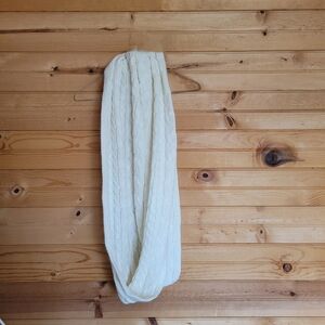 Women's Knit 100% Arcrilic White Circle Scarf, One Size